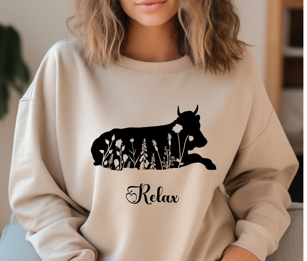 Wildflowers Cow Sweatshirt: Relax Gildan Pullover