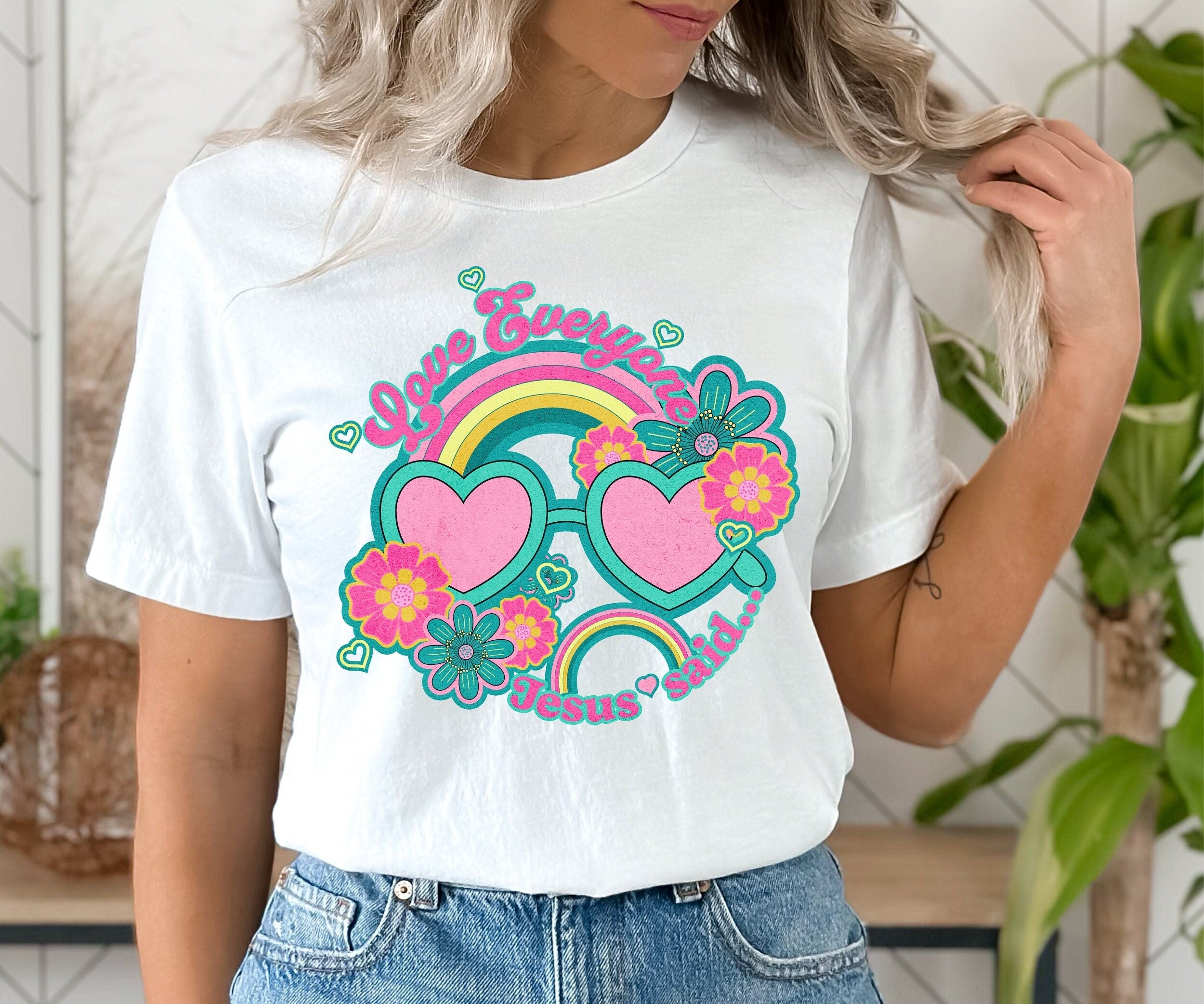 Retro Christian T-Shirt: Love Everyone, Jesus Said