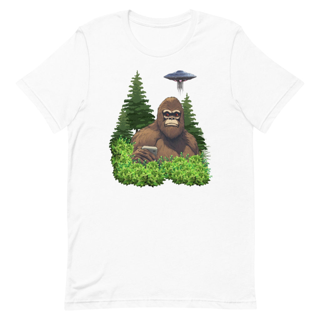 Funny Bigfoot Selfie UFO T-Shirt: Sasquatch Believer Gift