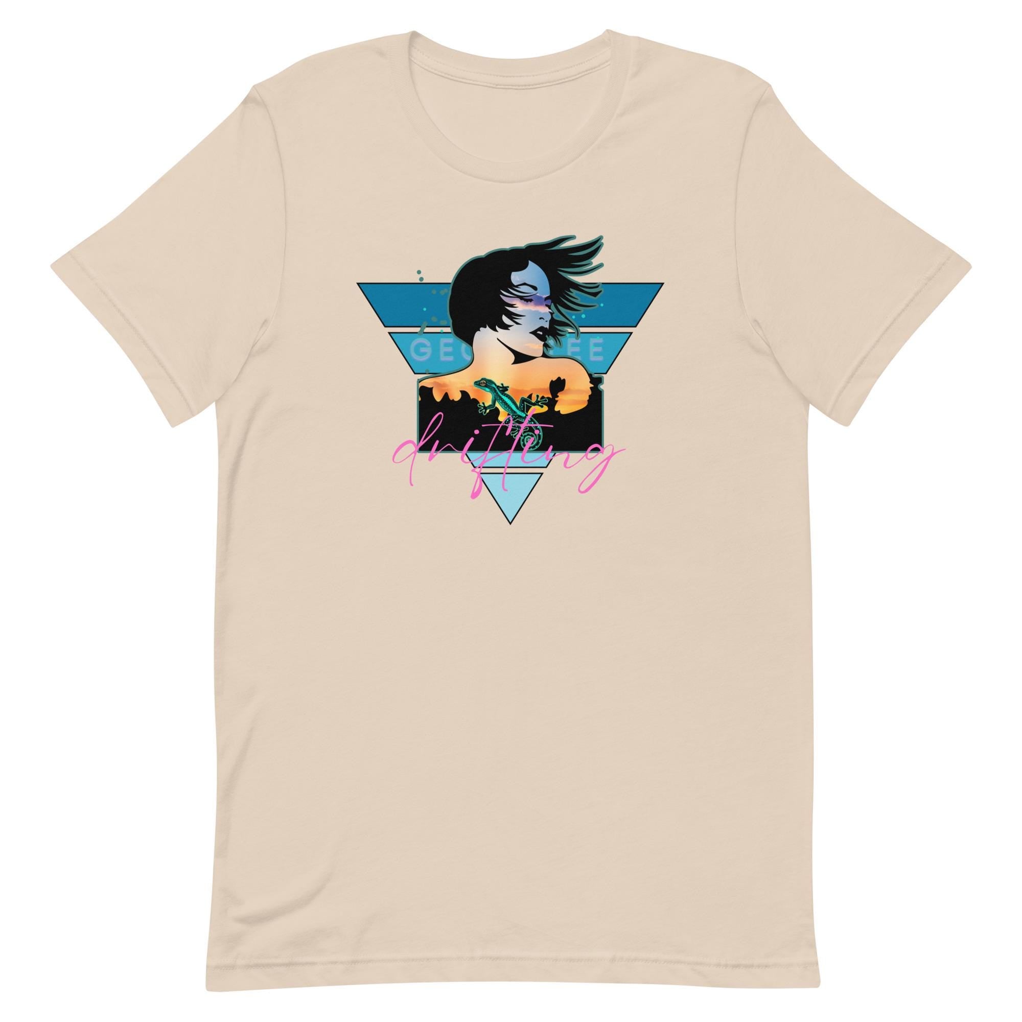 Retro Gecko T-Shirt: Artistic Woman & Lizard Design
