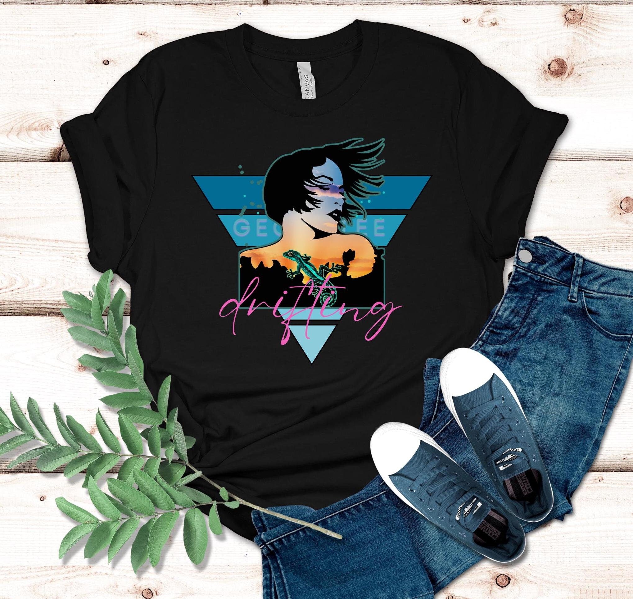 Retro Gecko T-Shirt: Artistic Woman & Lizard Design