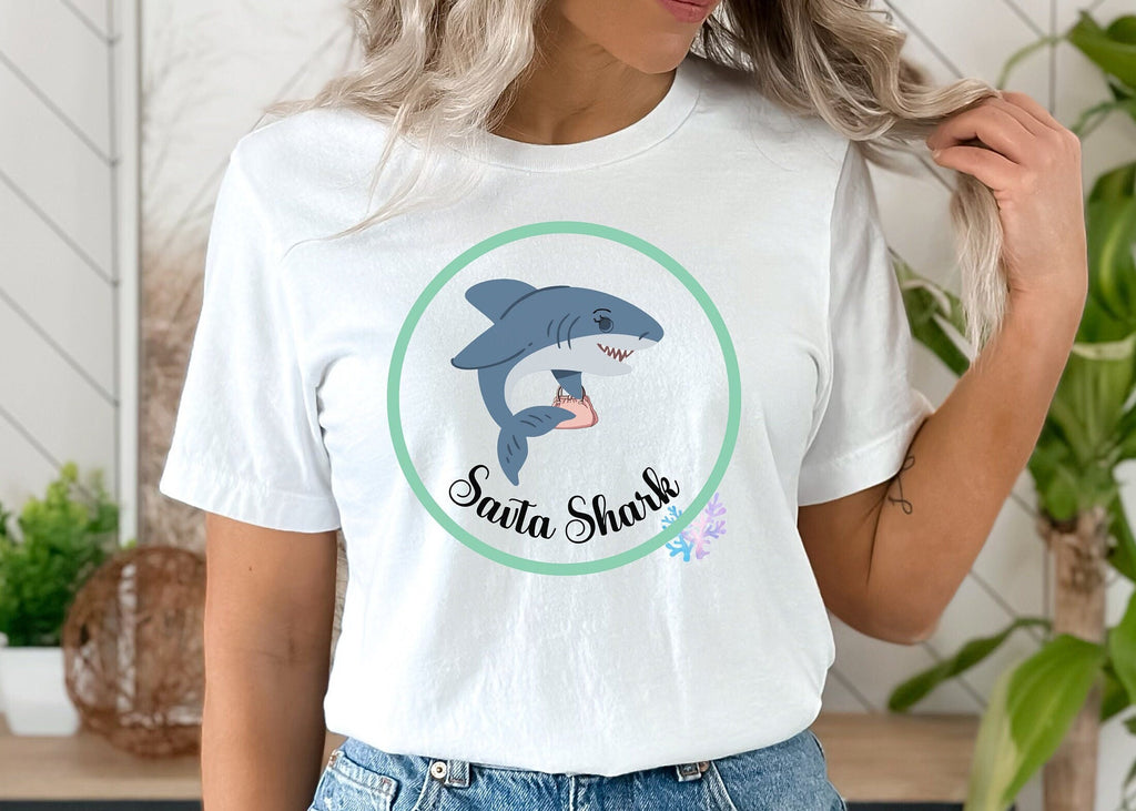 Savta Shark T-Shirt: Hebrew Grandma Shark Tee